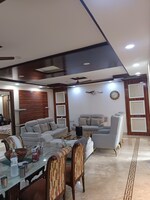 3.5 BHK + Pooja Room,Servant Room 350 Sq.Yd. Builder Floor in Sector 21c
