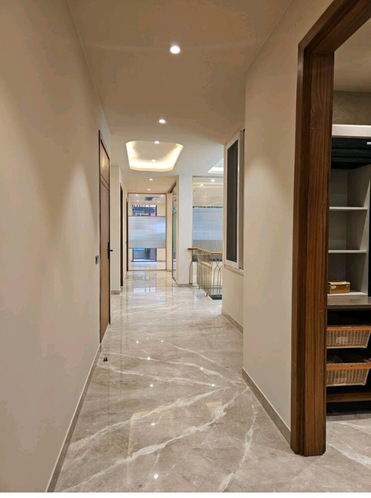 undefined, east of kailash 4 Bedroom 2700 Sq.Ft. Builder Floor In East Of Kailash Delhi 9282731