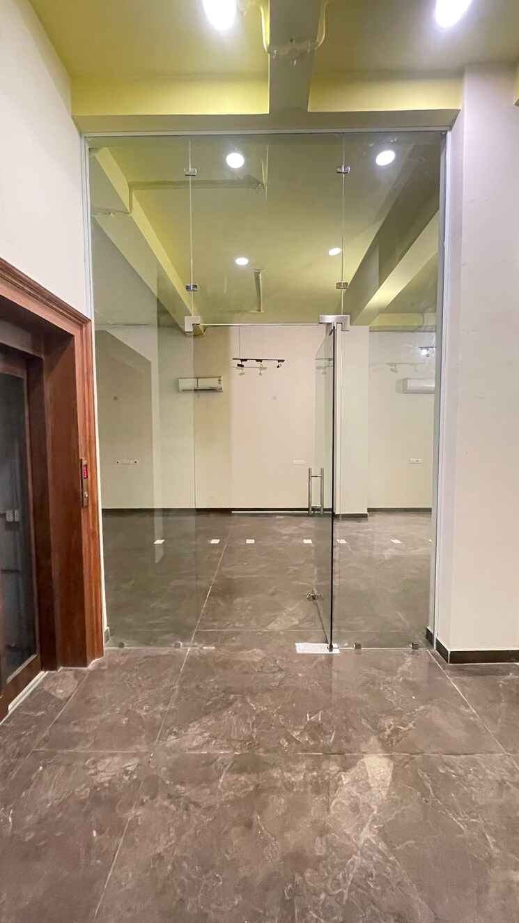 undefined, chittaranjan park Commercial Office Space 2000 Sq.Ft. In Chittaranjan Park Delhi 9282740