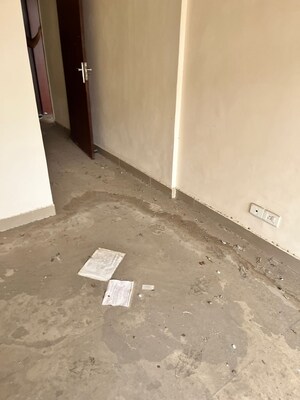 Room in 2 BHK Apartment at Rise Organic Ghar, Lal Kuan – for Sale