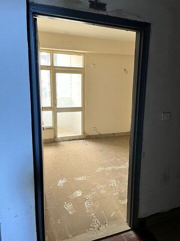 Room in 3 BHK Apartment at Rise Organic Ghar, Lal Kuan – for Sale