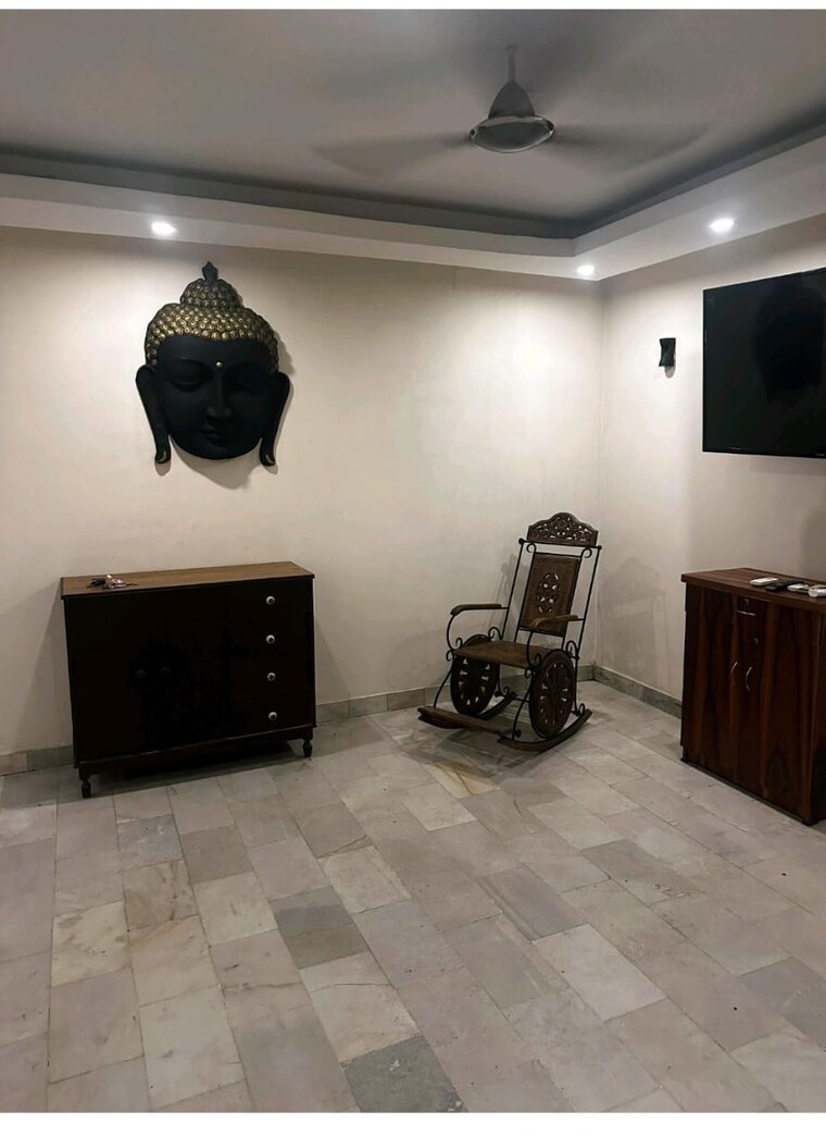 undefined, east of kailash 3 Bedroom 1600 Sq.Ft. Builder Floor In East Of Kailash Delhi 9282754