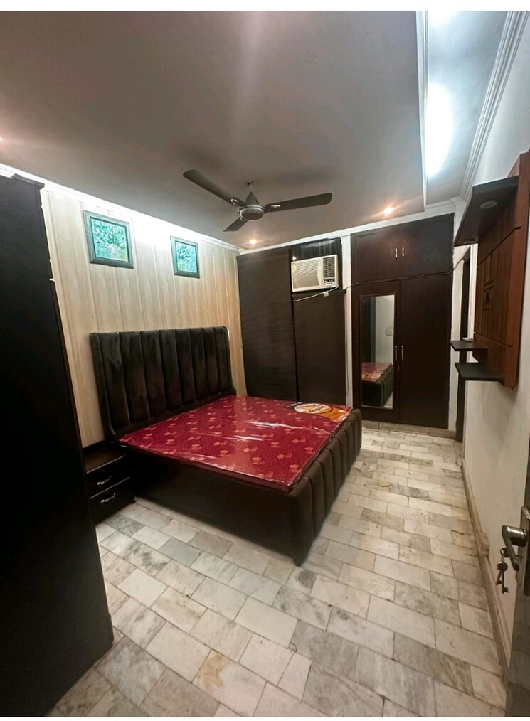 Bedroom, east of kailash 3 Bedroom 1600 Sq.Ft. Builder Floor In East Of Kailash Delhi 9282754