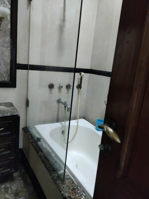 Furnished Amenities in 4 BHK Builder Floor at Shanti Niketan – for Rent
