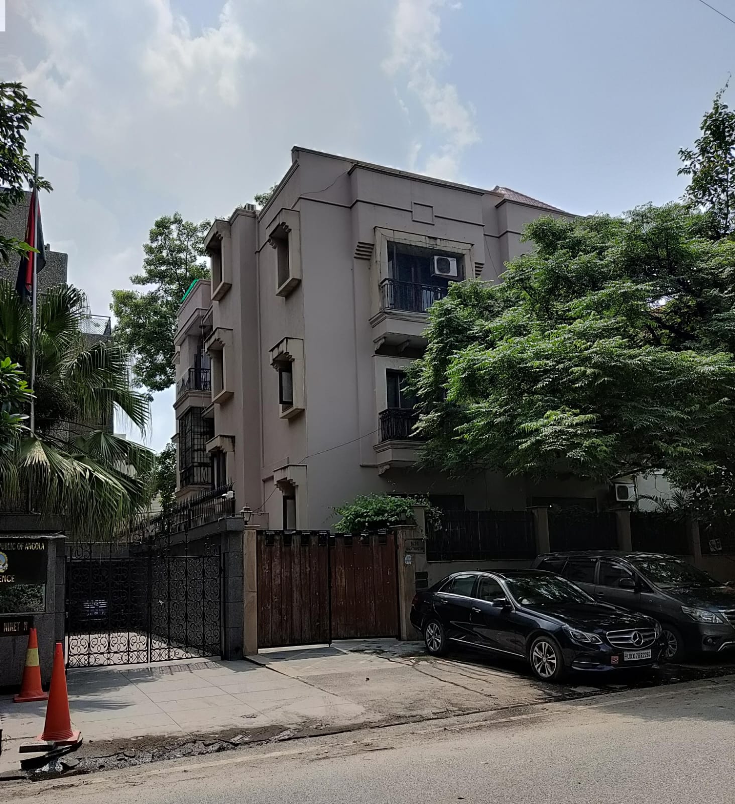 4 BHK + Servant Room Builder Floor For Rent in Shanti Niketan