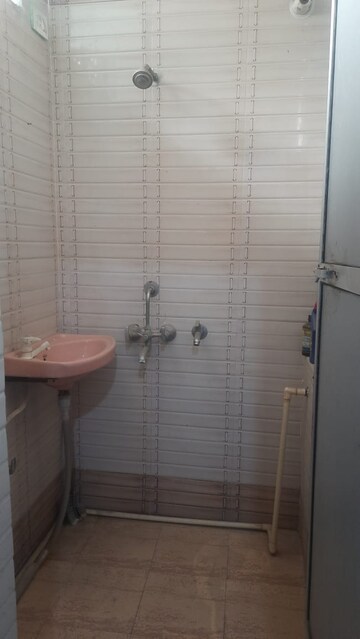 Bathroom in 5 BHK Villa at Aliganj Plaza, Aliganj – for Rent