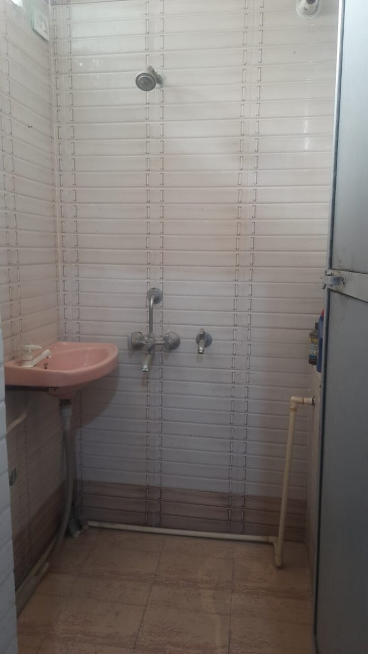 Bathroom, aliganj-plaza 5 Bedroom 3000 Sq.Ft. Villa In Aliganj Lucknow 9282760