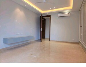 Room in 4 BHK Builder Floor at East Of Kailash – for Rent