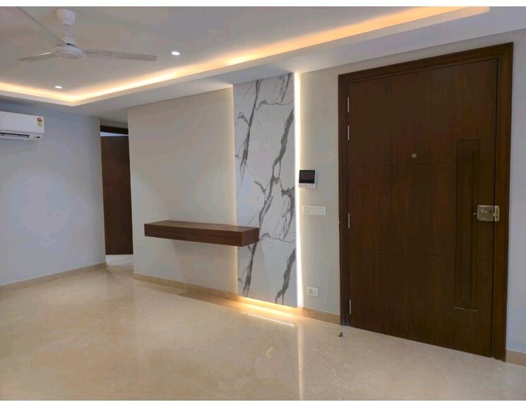 Room, east of kailash 4 Bedroom 3000 Sq.Ft. Builder Floor In East Of Kailash Delhi 9282761