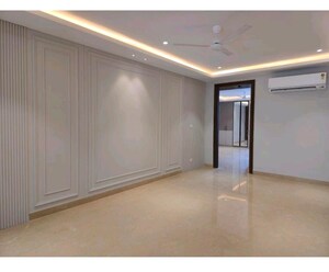 Room in 4 BHK Builder Floor at East Of Kailash – for Rent