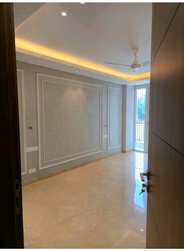 Room in 4 BHK Builder Floor at East Of Kailash – for Rent