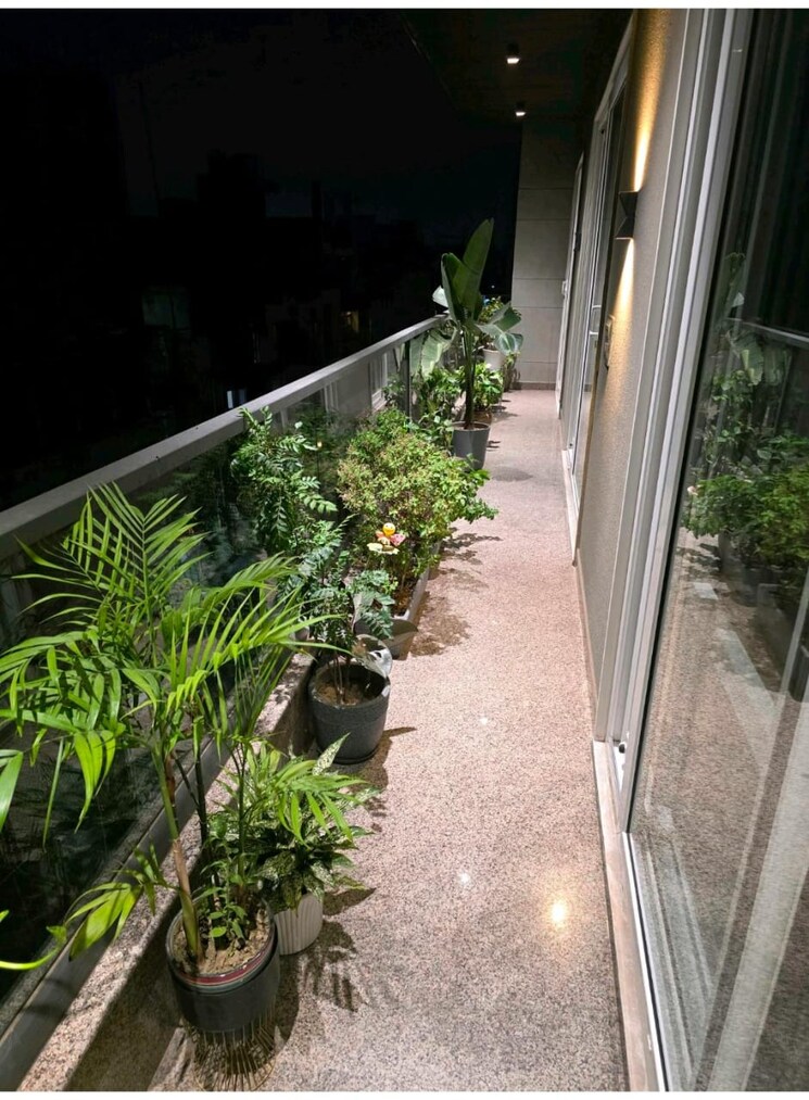 Balcony, chittaranjan park 4 Bedroom 2700 Sq.Ft. Builder Floor In Chittaranjan Park Delhi 9282777