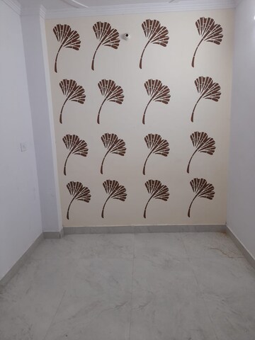 Room in 1 BHK Builder Floor at Govindpuri – for Rent
