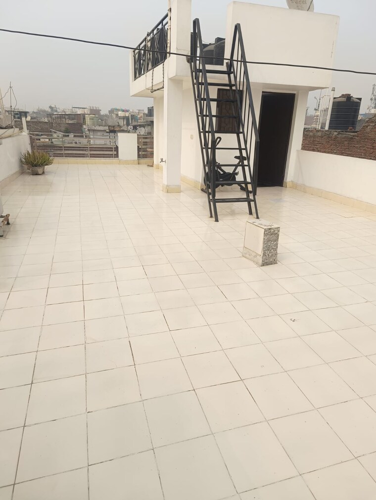 Balcony, govindpuri 1 Bedroom 400 Sq.Ft. Builder Floor In Govindpuri Delhi 9282784