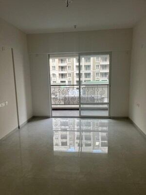 Room in 3 BHK Apartment at Nyati Era, Dhanori – for Rent