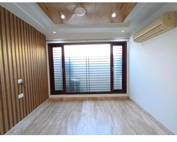 Room in 3 BHK Builder Floor at Greater Kailash ii – for Sale