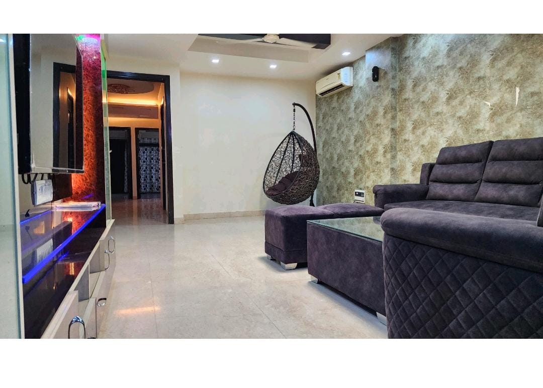 3 BHK + Servant Room Builder Floor For Rent in Greater Kailash I