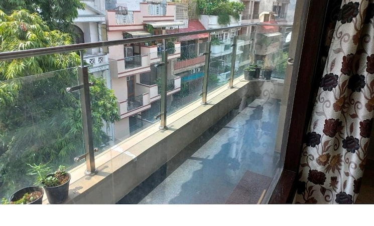 Balcony, chittaranjan park 3 Bedroom 1800 Sq.Ft. Builder Floor In Chittaranjan Park Delhi 9282803