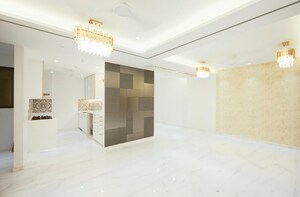 Room in 3 BHK Apartment at Worli – for Rent