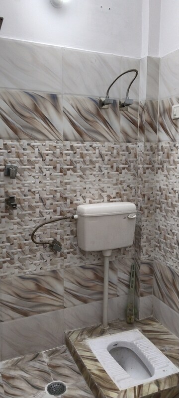Bathroom in 3 BHK Builder Floor at H Block Shastri Nagar – for Rent