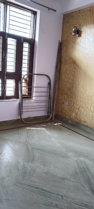 Room in 3 BHK Builder Floor at H Block Shastri Nagar – for Rent