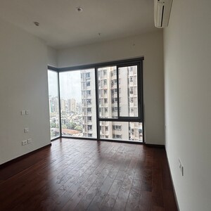 Room in 2 BHK Apartment at Piramal Mahalaxmi, Arthur rd – for Rent