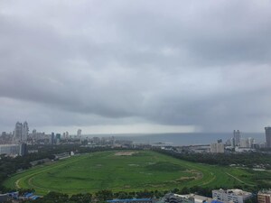 Plot Area in 3 BHK Apartment at Mahalaxmi – for Rent