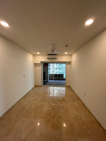 Room in 3 BHK Apartment at Mahalaxmi – for Rent