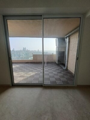 Room in 3 BHK Apartment at Mahalaxmi – for Rent