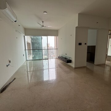 Room in 2 BHK Apartment at LnT Realty Crescent Bay, Dhabholkar Wadi – for Rent