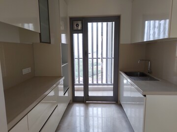 Room in 2 BHK Apartment at Piramal Mahalaxmi, Mahalaxmi – for Rent