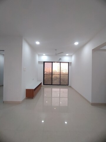 Room in 3 BHK Apartment at Versova – for Rent