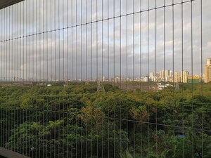 Plot Area in 3 BHK Apartment at Versova – for Rent