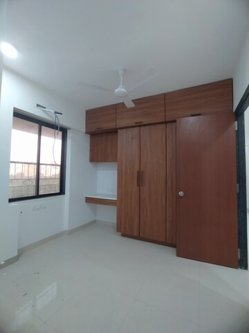 Room in 3 BHK Apartment at Versova – for Rent
