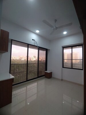 Room in 3 BHK Apartment at Versova – for Rent