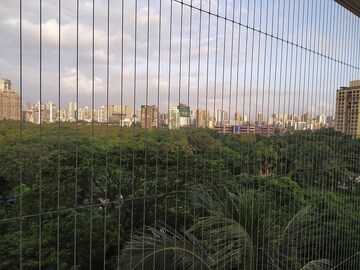 Plot Area in 3 BHK Apartment at Versova – for Rent