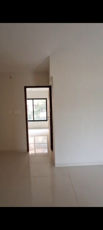 Room in 3 BHK Apartment at Pruthvi Pushpanjali, Vile Parle East – for Rent