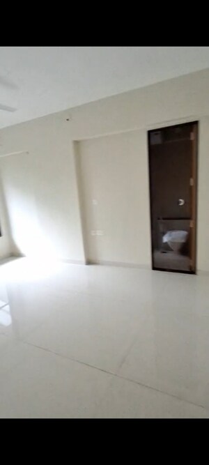 Room in 3 BHK Apartment at Pruthvi Pushpanjali, Vile Parle East – for Rent