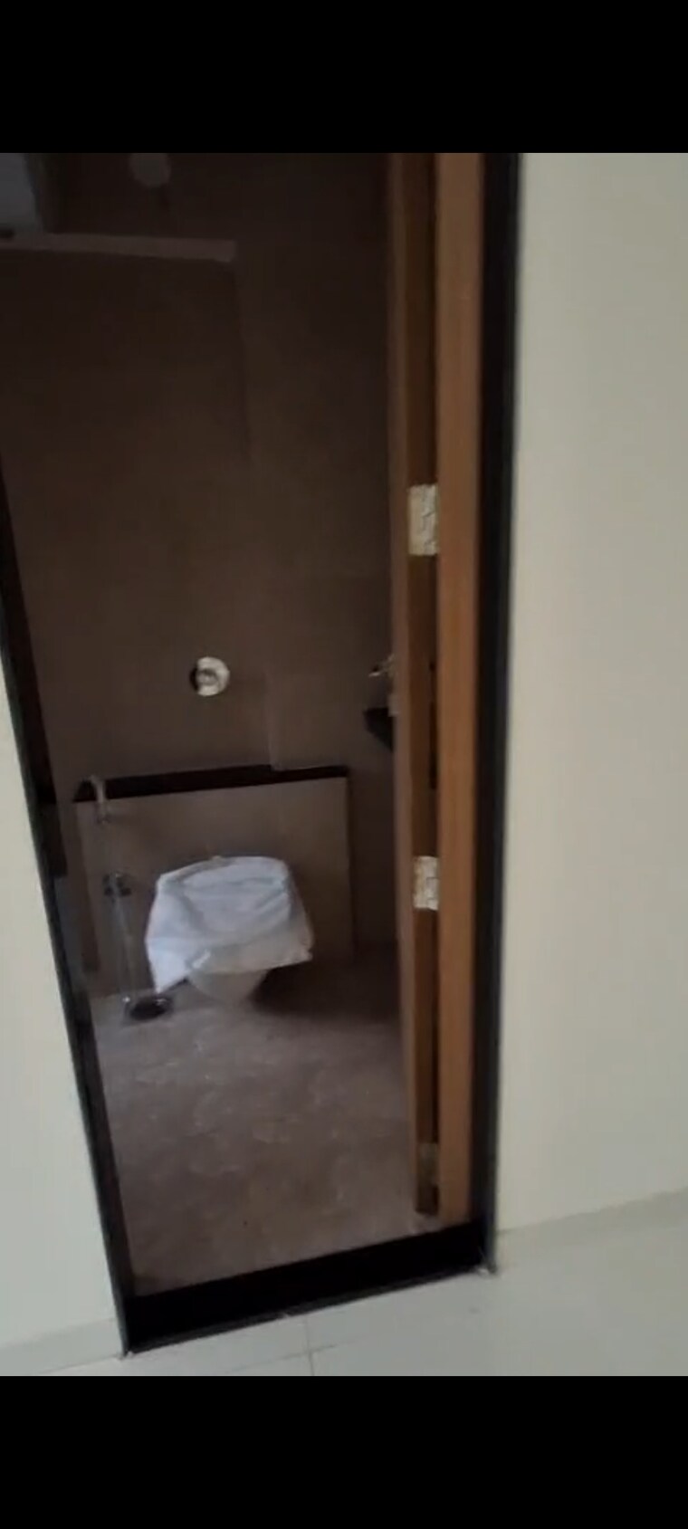 Bathroom, pruthvi-pushpanjali 3 Bedroom 1100 Sq.Ft. Apartment In Vile Parle East Mumbai 9282840