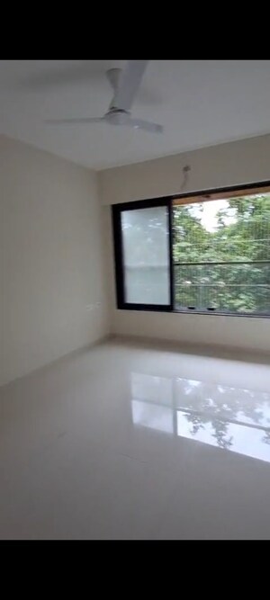 Room in 3 BHK Apartment at Pruthvi Pushpanjali, Vile Parle East – for Rent