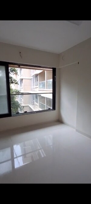 Room in 3 BHK Apartment at Pruthvi Pushpanjali, Vile Parle East – for Rent