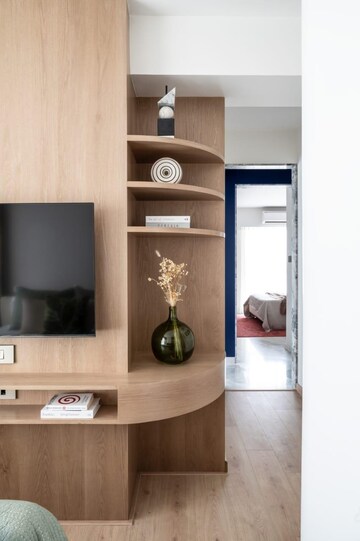 Furnished Amenities in 4 BHK Apartment at Prabhadevi – for Rent