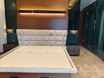 Furnished Amenities in 4 BHK Apartment at Lower Parel – for Rent