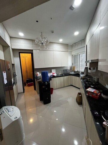 Team Area in 4 BHK Apartment at Lower Parel – for Rent