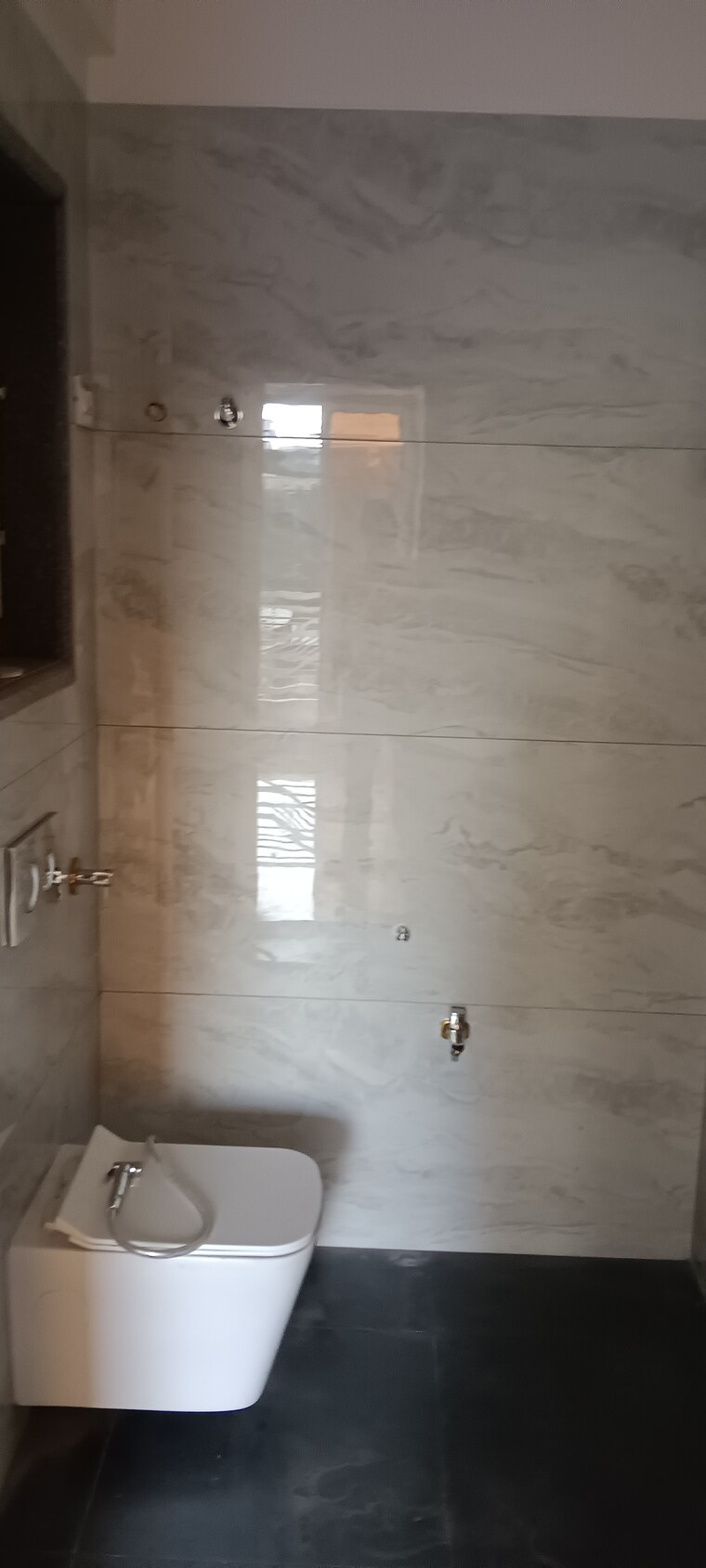 Bathroom, kalyan west 2.5 Bedroom 1300 Sq.Ft. Apartment In Kalyan West Thane 9282869