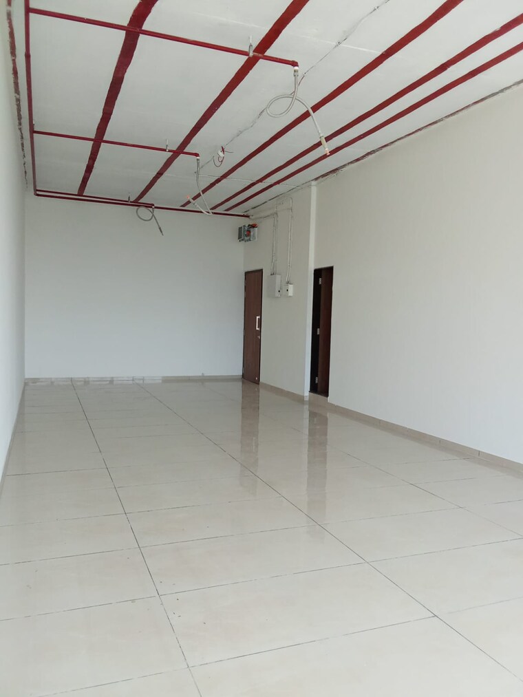 Room, chandak-unicorn Commercial Office Space 668 Sq.Ft. In Andheri West Mumbai 9282874
