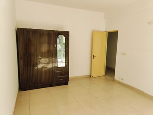 Room in 3 BHK Builder Floor at Vatika India Next Primrose Floors, Sector 82 – for Rent