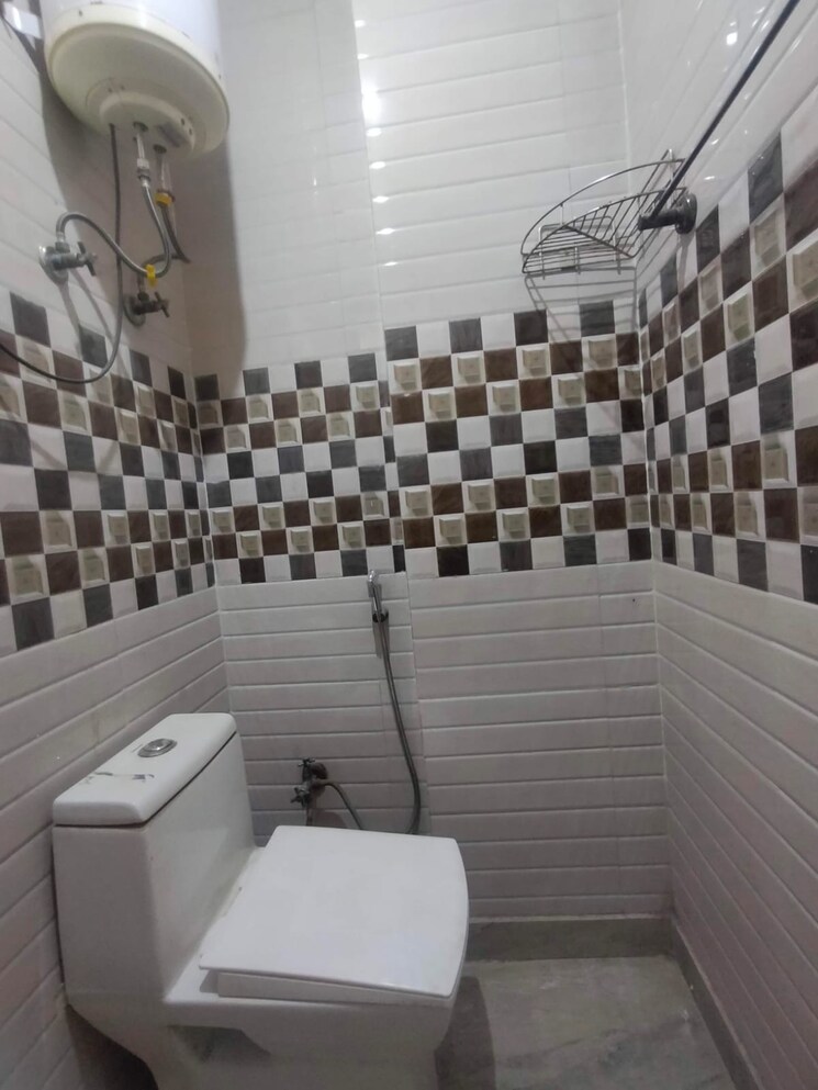 Attached Bathroom, govindpuri 2 Bedroom 590 Sq.Ft. Builder Floor In Govindpuri Delhi 9282902