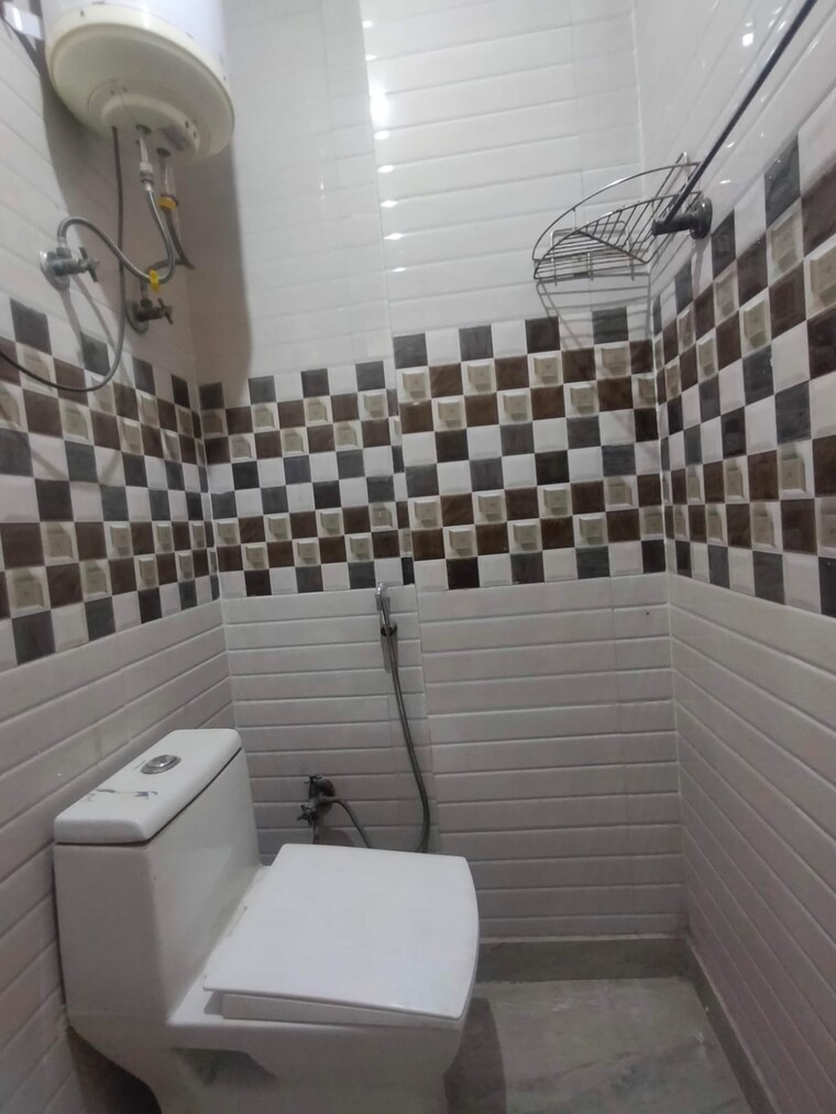 Attached Bathroom, govindpuri 2 Bedroom 590 Sq.Ft. Builder Floor In Govindpuri Delhi 9282902