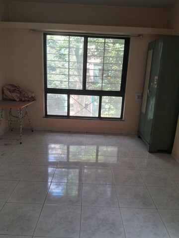 Room in 2 BHK Apartment at Sayali Garden, Aundh – for Sale